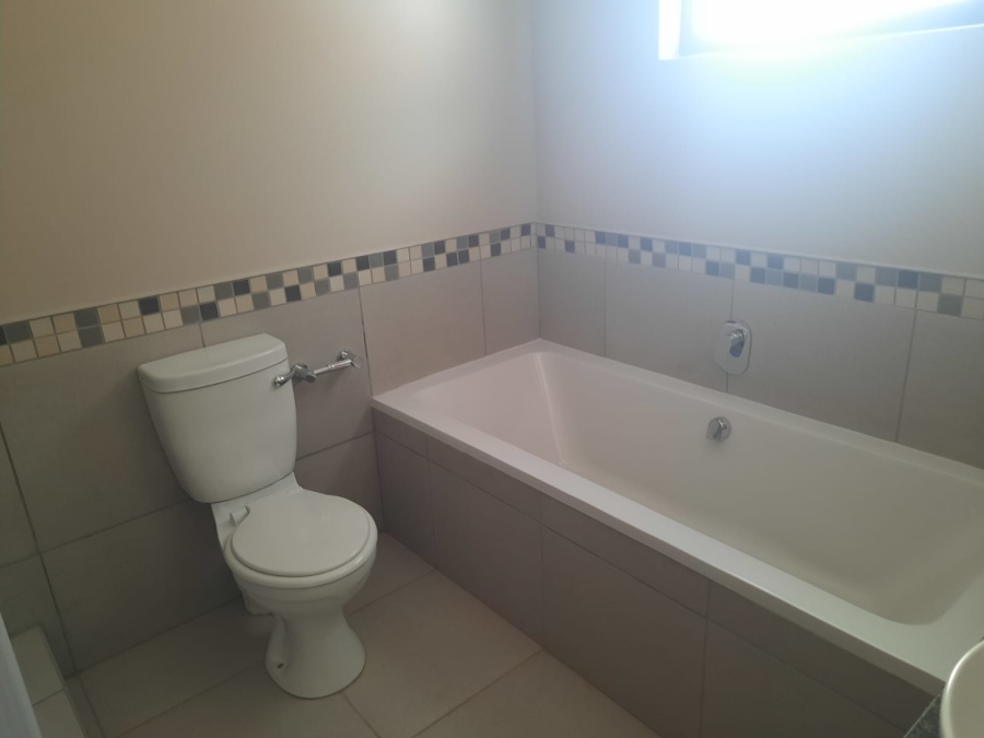 To Let 3 Bedroom Property for Rent in Langenhovenpark Free State